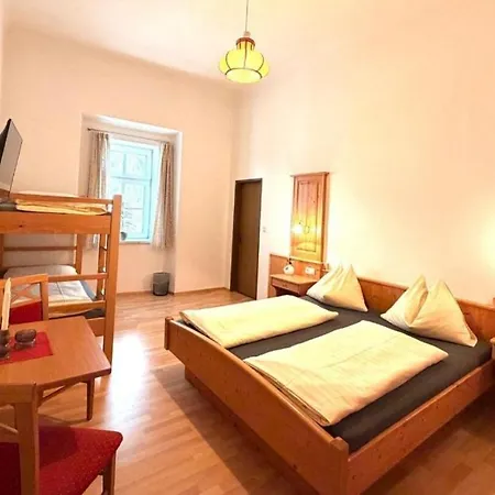 Und Restaurant Roemerstein Otel Bad Aussee