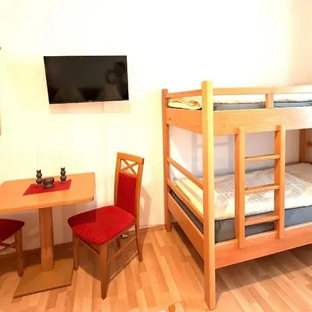 Otel Und Restaurant Roemerstein