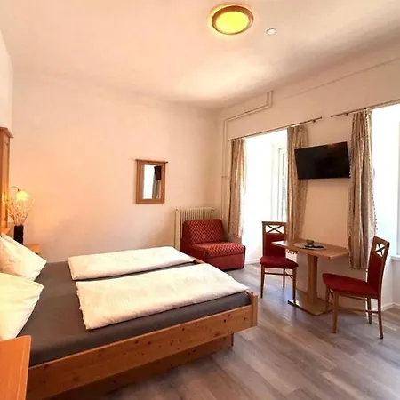 Und Restaurant Roemerstein Otel *