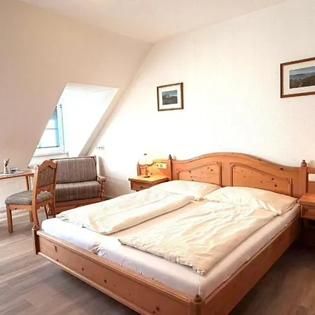 Otel Und Restaurant Roemerstein *