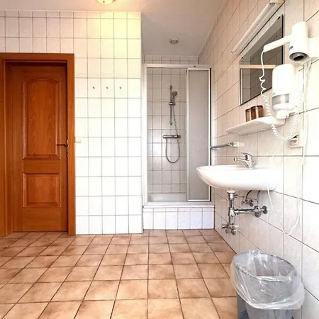 Otel Und Restaurant Roemerstein *